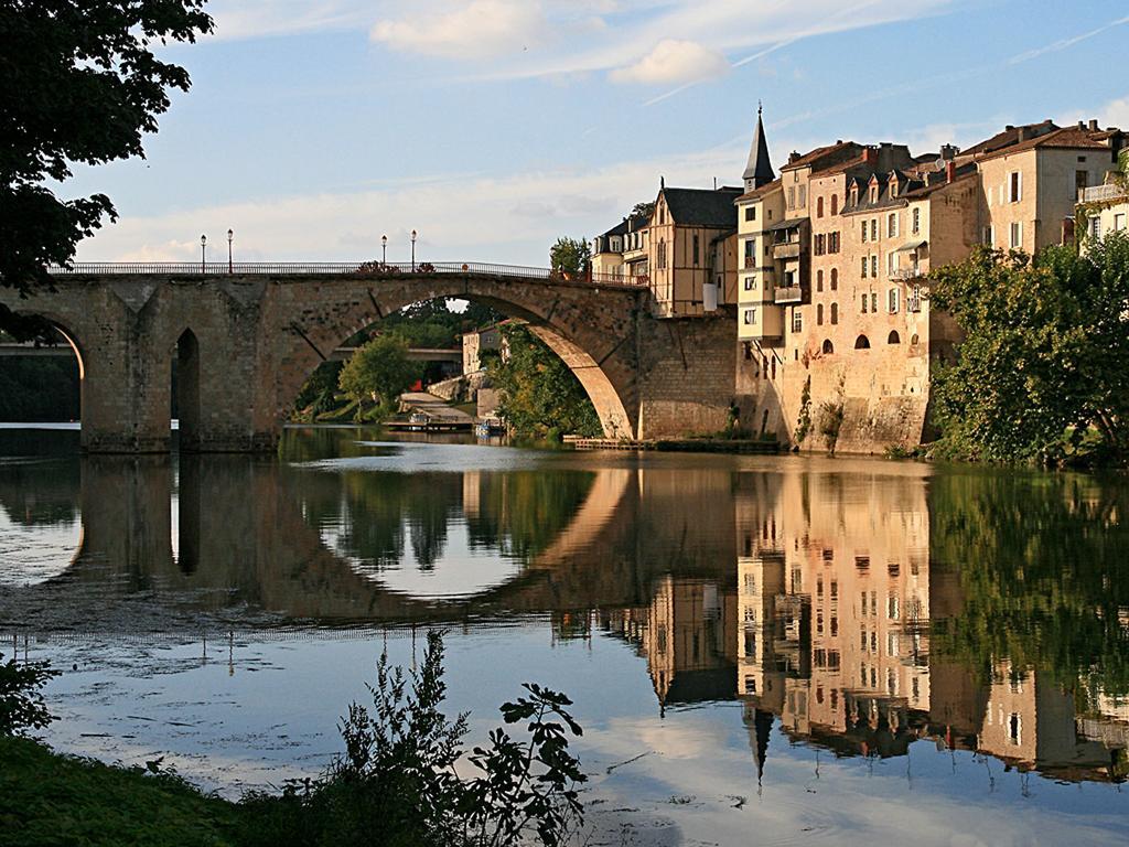 Hotel Mercure Villeneuve Sur Lot Moulin De Madame Esterno foto